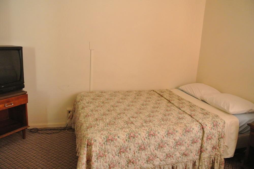 RoseWood Inn photo 9
