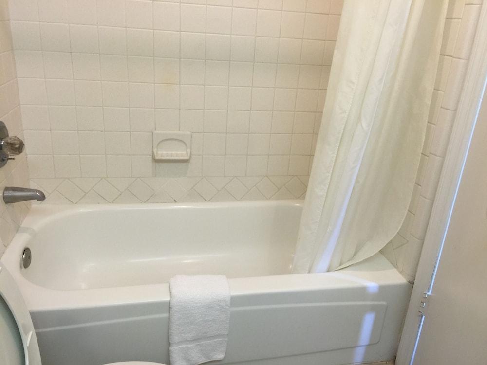 Heritage Inn photo 7