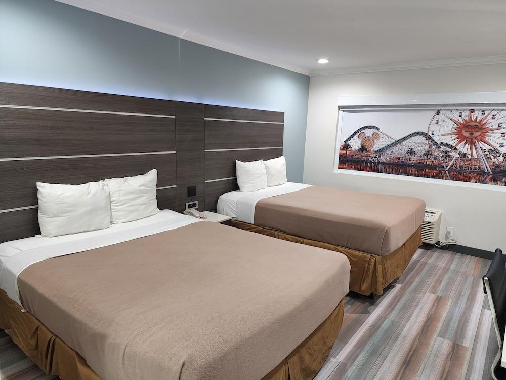 Travelodge by Wyndham Fullerton Near Anaheim photo 5