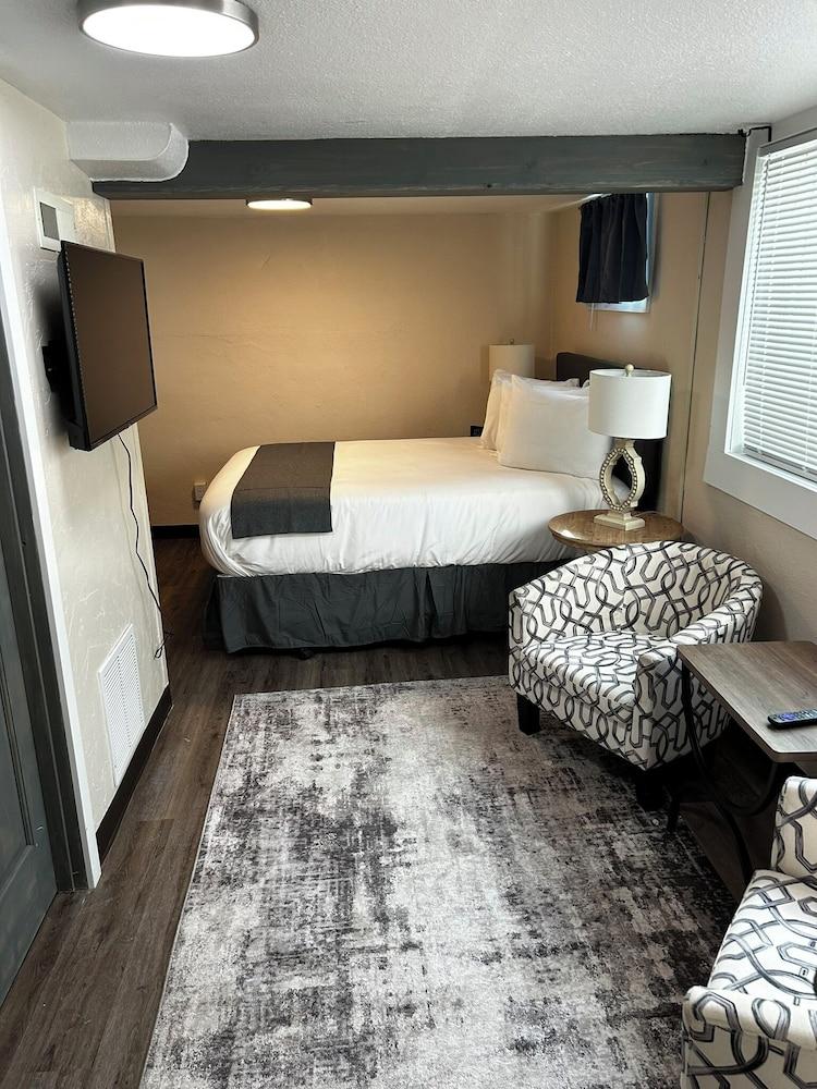 Lamplighter Cabins & Suites photo 30