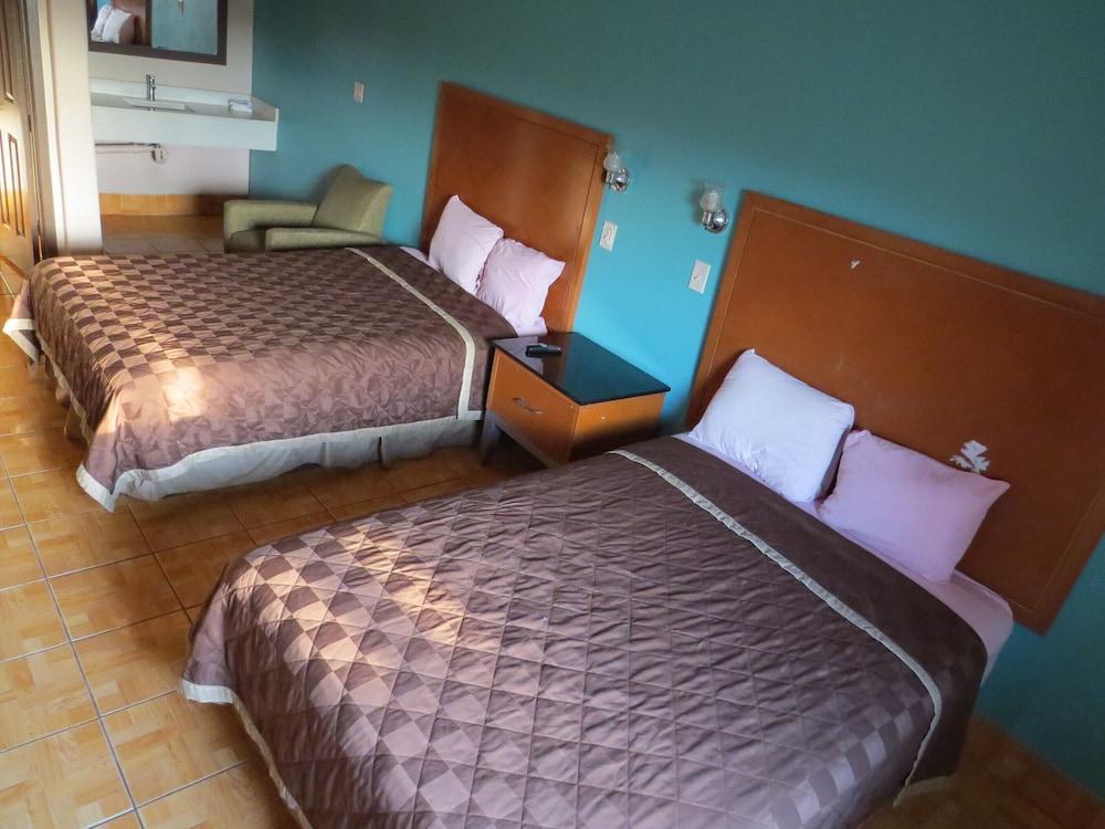 Executive Inn and Suites photo 29