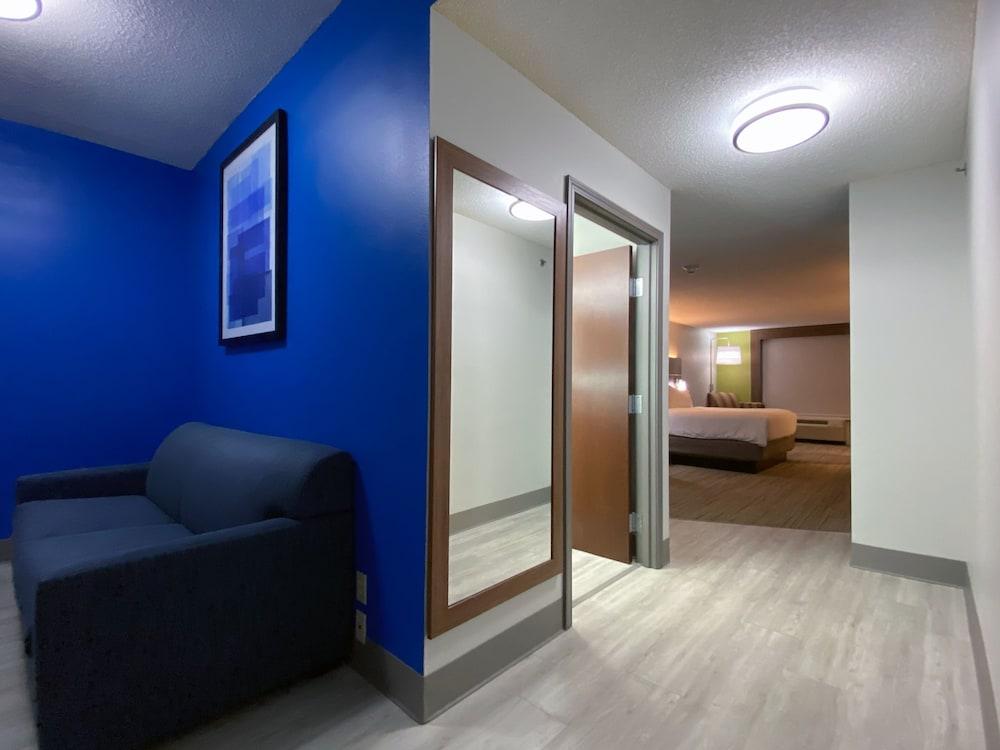 Holiday Inn Express & Suites Somerset Central by IHG photo 6