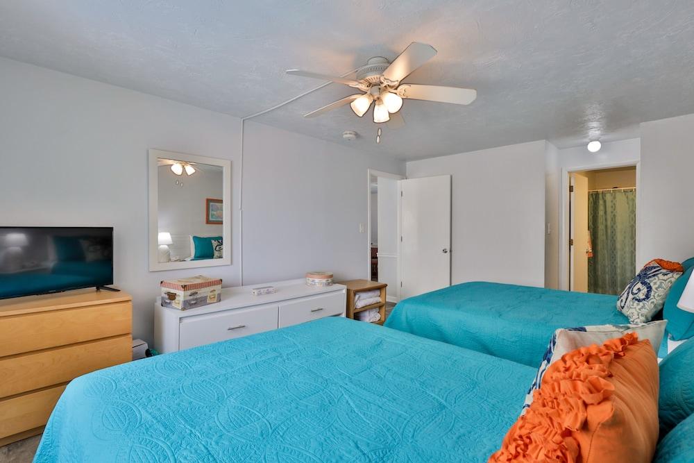 Coastal Waters Inn photo 25