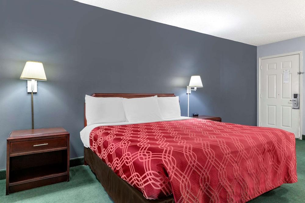 Econo Lodge Junction photo 8