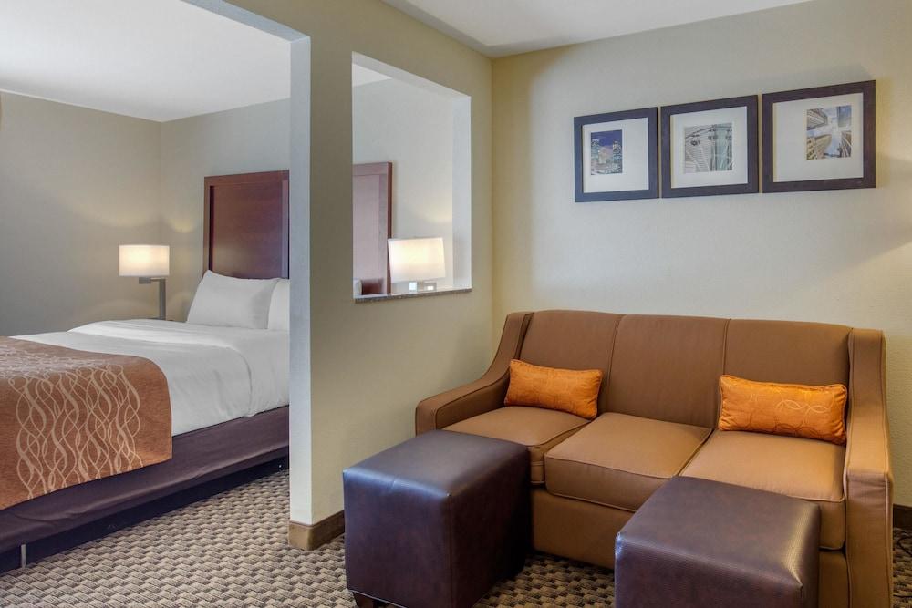 Comfort Inn & Suites SW Houston Sugarland photo 23