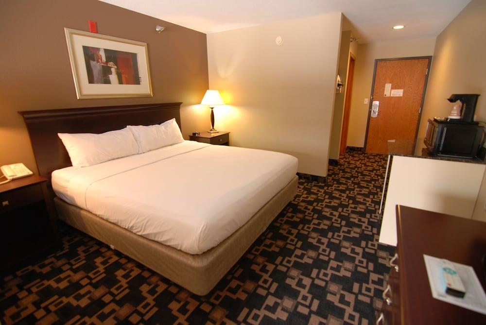 Express Suites Riverport Inn & Suites photo 42