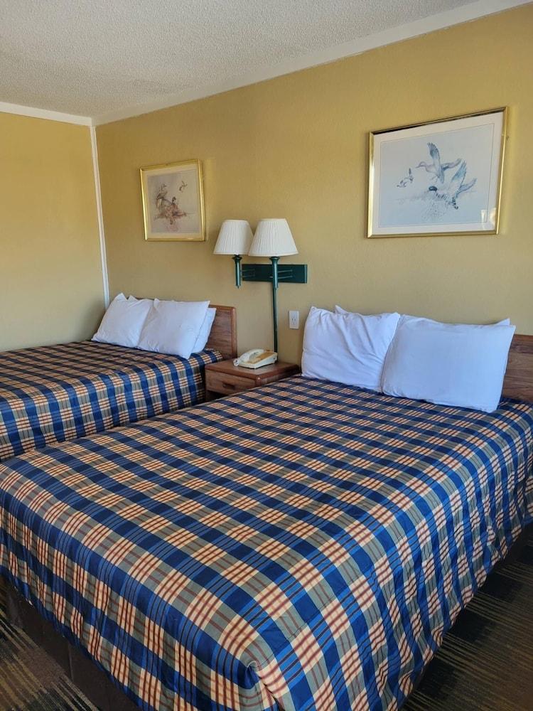 Smokies Motel photo 5