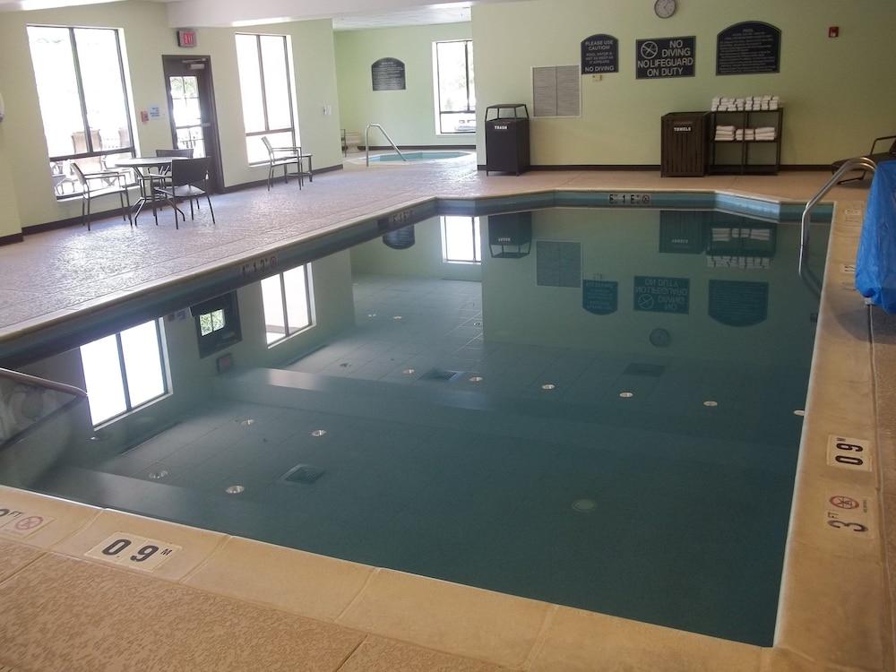 Holiday Inn Express Hotel & Suites Winchester by IHG photo 19