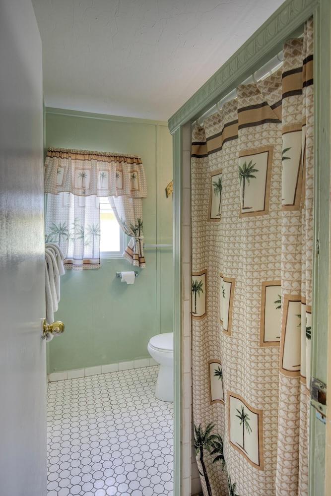 Ocean Spray Beach Resort photo 46