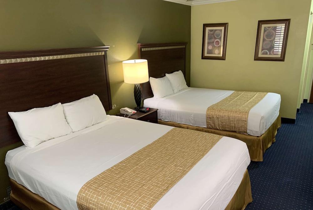 Travelodge by Wyndham Odessa photo 1