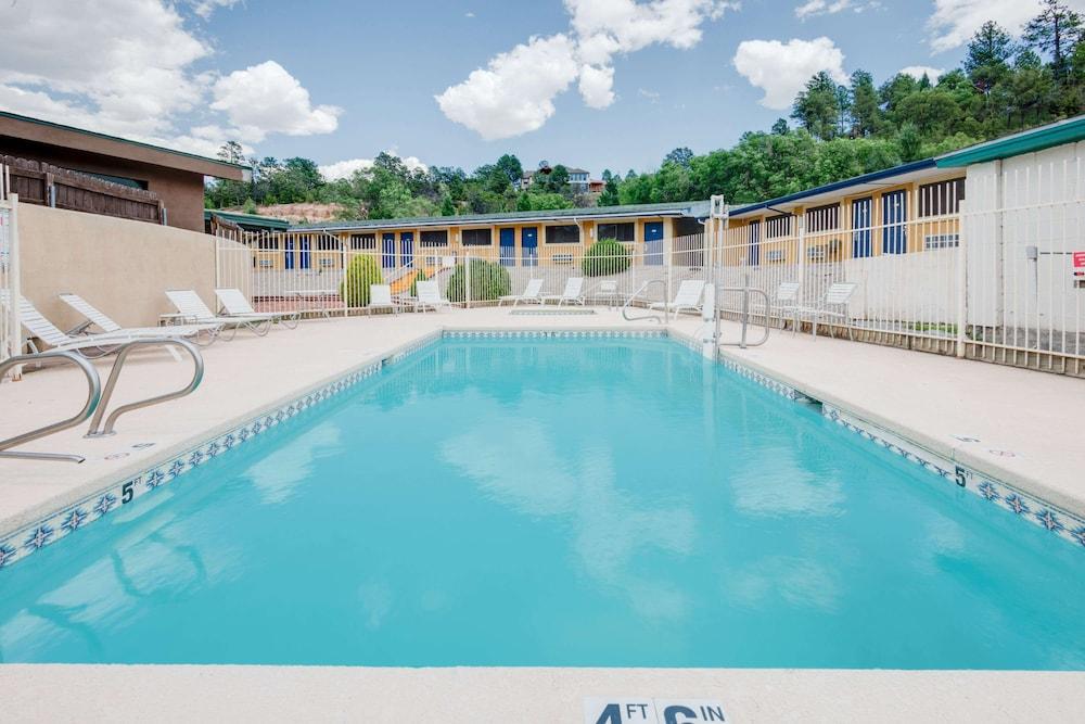 Travelodge by Wyndham Ruidoso photo 1