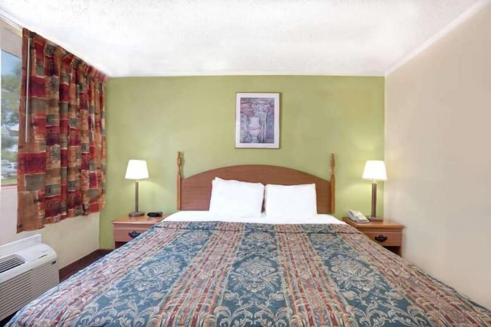 Motel 6 Stafford, TX – SW Houston - Sugarland photo 31