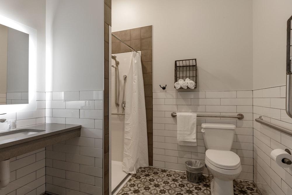 Compass Rose Lodge photo 18