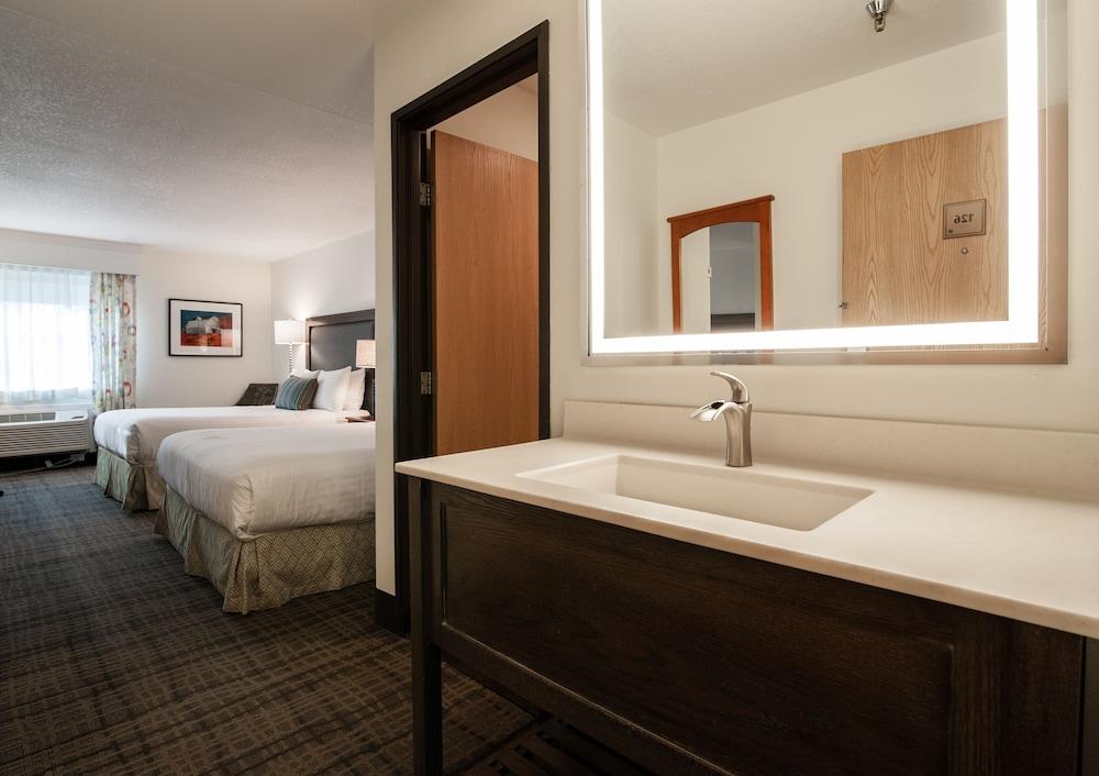 Best Western Plus University Park Inn & Suites photo 50