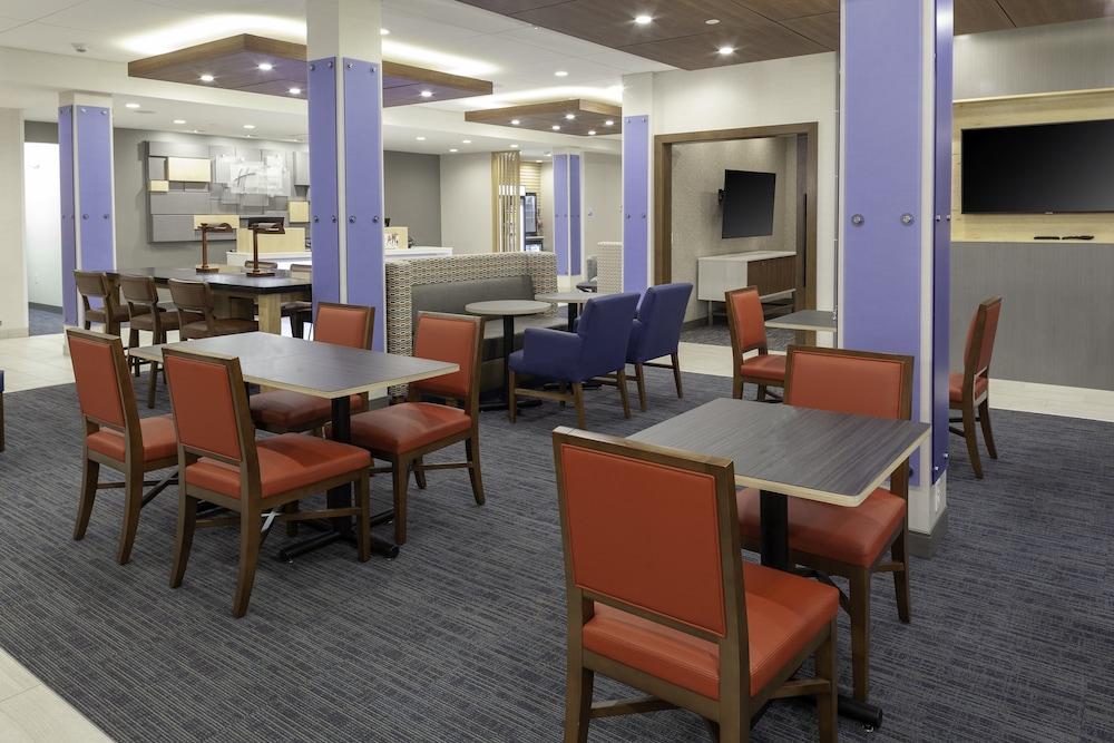 Holiday Inn Express & Suites Phoenix East - Gilbert by IHG photo 41