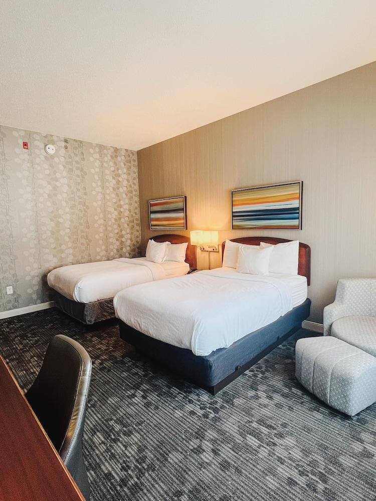 Country Inn & Suites by Radisson, Columbus-Edinburgh photo 39