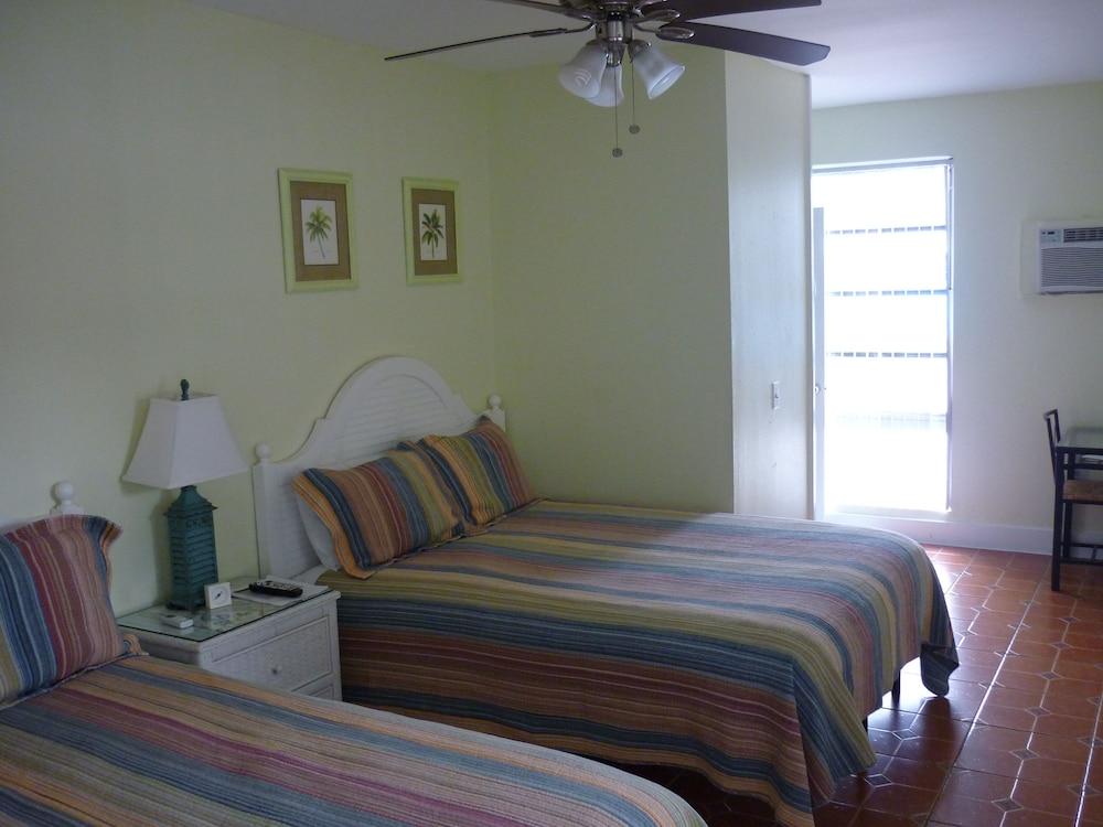 Palm Court Motel photo 13