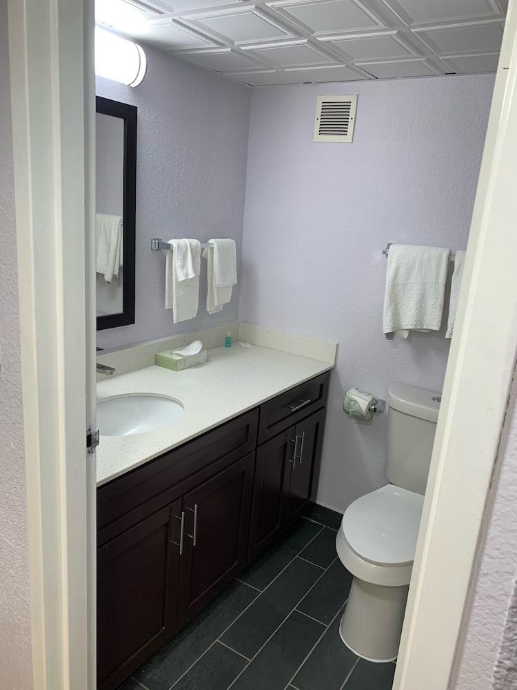 Suburban Studios Cordele I-75 photo 27