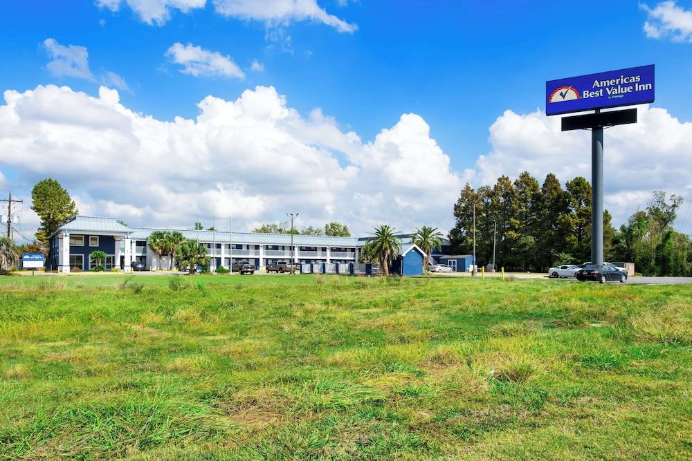 Americas Best Value Inn Gonzales photo 28