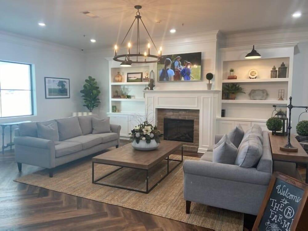 Boyd Farmhouse Inn photo 8