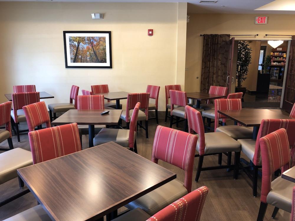 Garner Hotel Mahwah by IHG photo 10