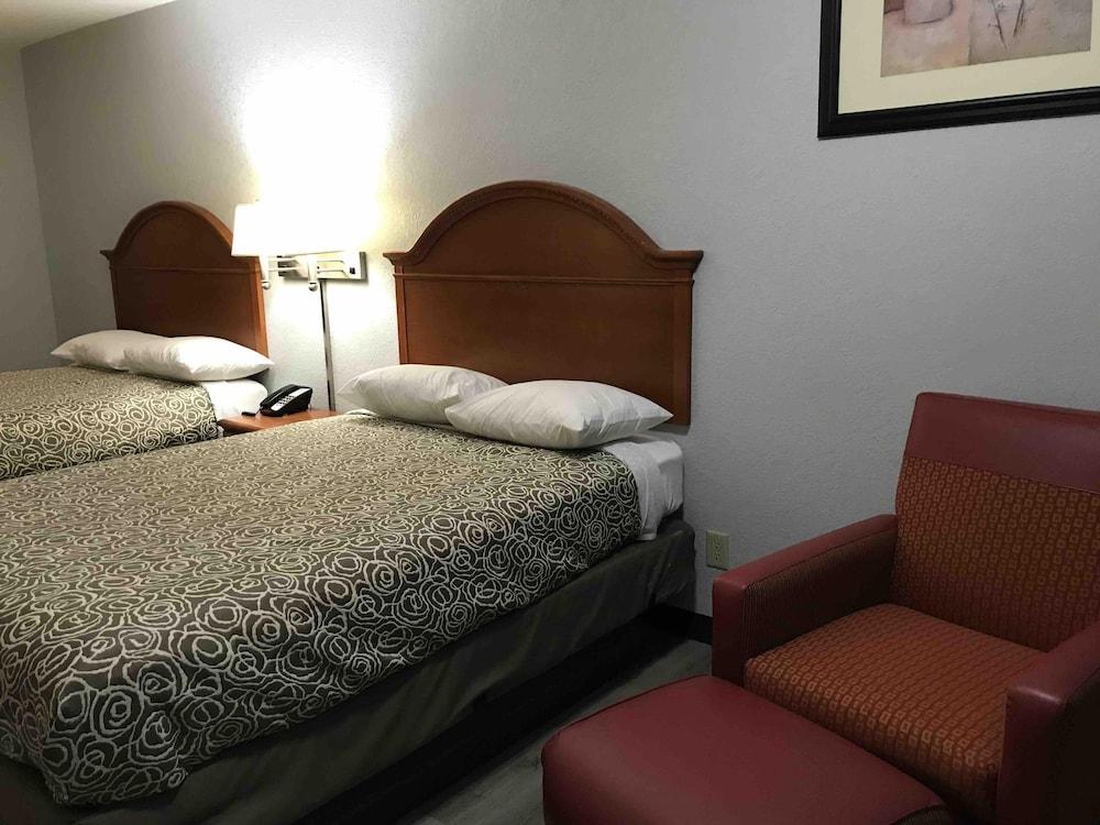 Walnut Inn Motel photo 15