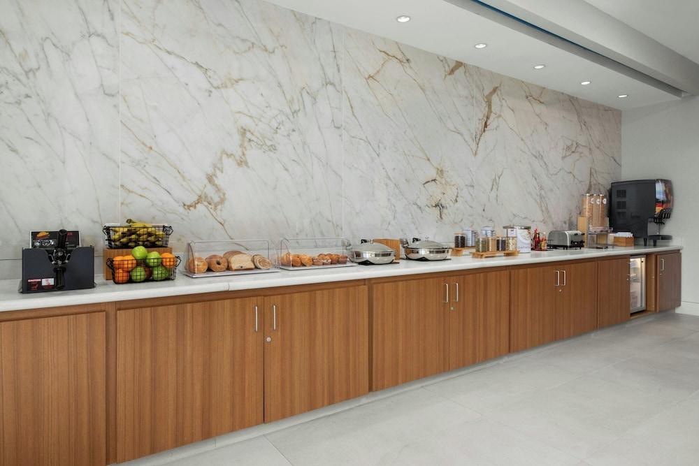 SpringHill Suites Irvine John Wayne Airport/Orange County photo 19