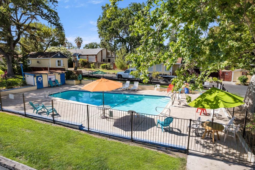 Skylark Shores Resort photo 65