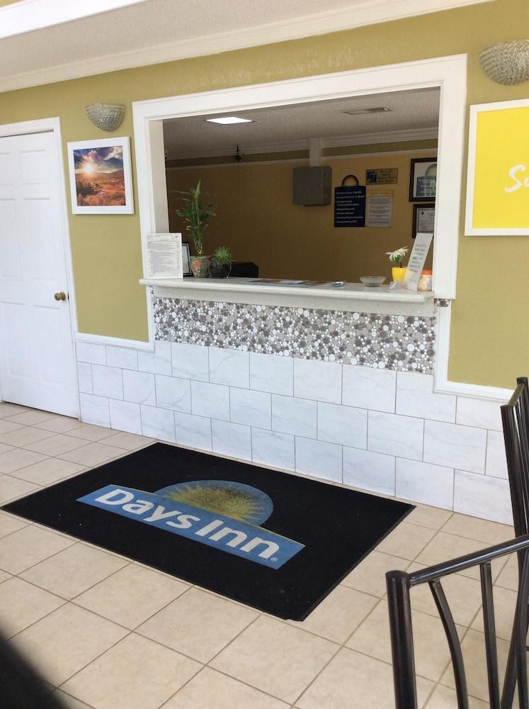 Days Inn by Wyndham Cornelia photo 3