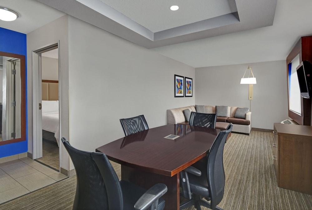 Holiday Inn Express Adrian by IHG photo 21
