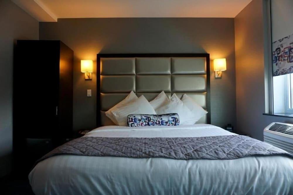 Umbrella Hotel photo 3
