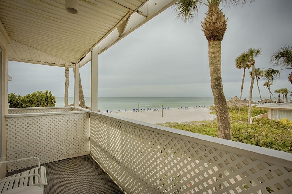 Sandcastle Resort at Lido Beach photo 25