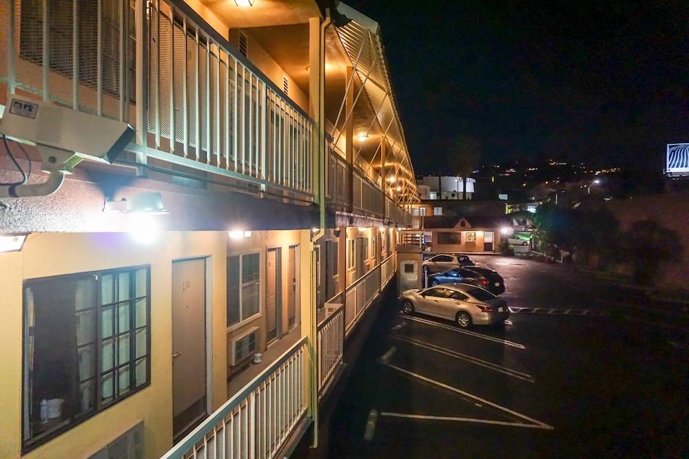 Hollywood La Brea Inn photo 5