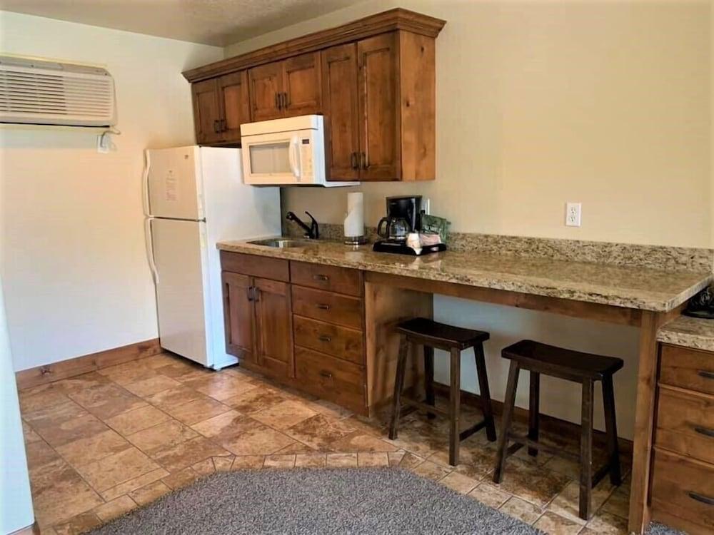CB&M Executive Suites photo 35