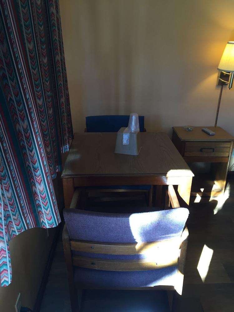 Royal Inn photo 11