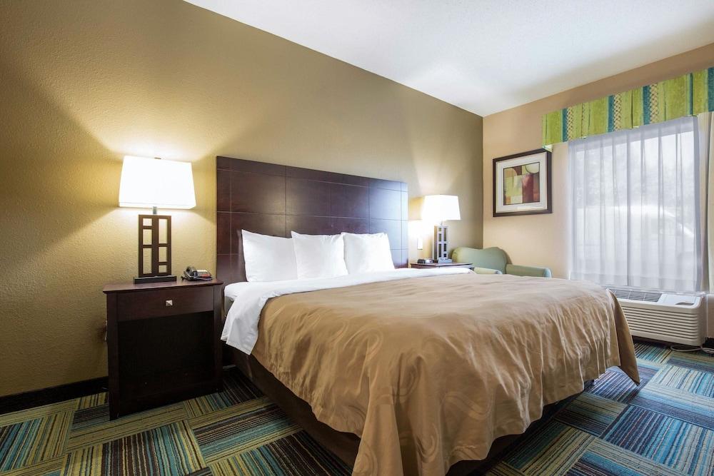 Quality Inn & Suites Arnold - St Louis photo 7