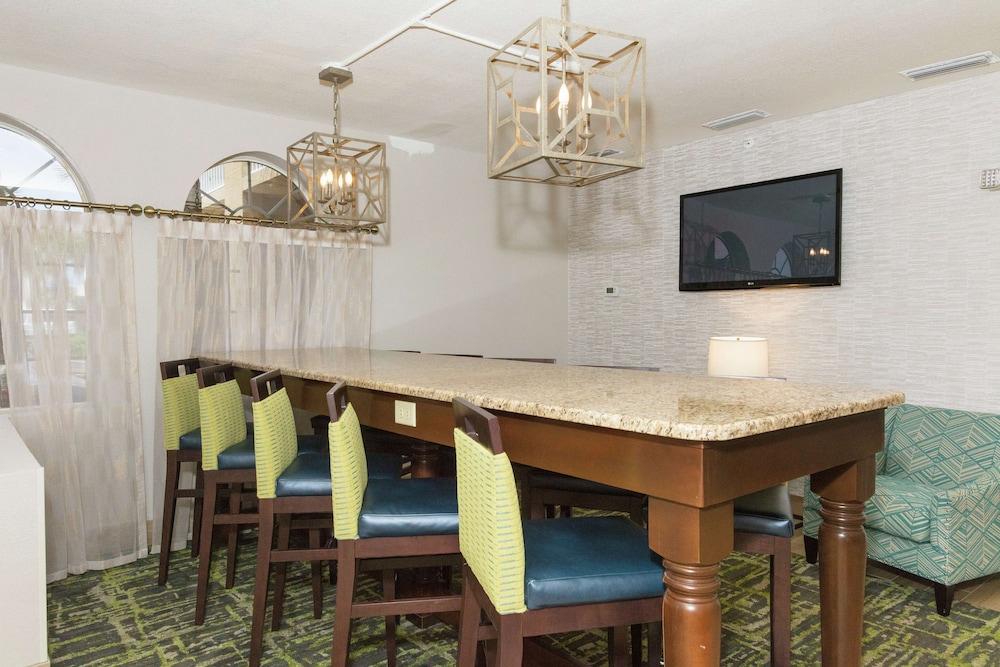 Hampton Inn St. Augustine Beach photo 2