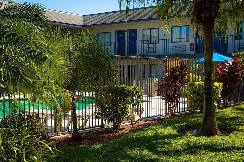 Motel 6 Lantana, FL photo 54