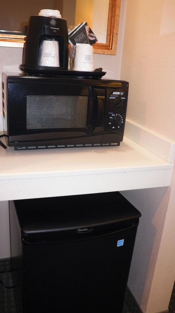 Wingate By Wyndham Peoria photo 13