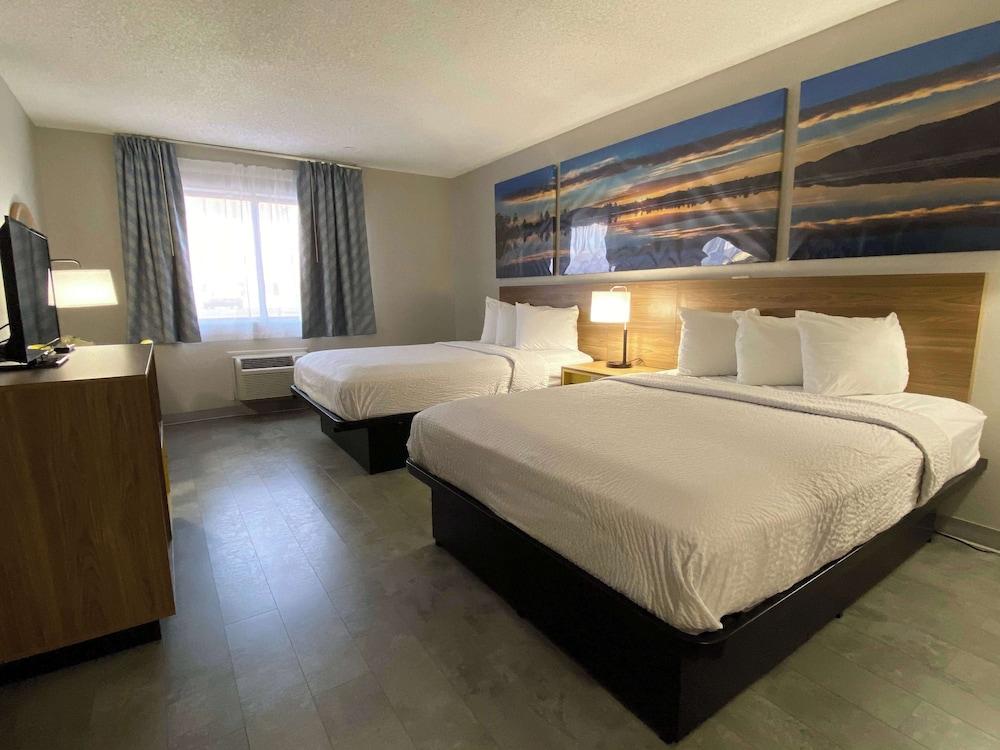 Days Inn by Wyndham Rawlins photo 16
