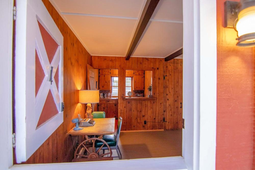 Joshua Tree Ranch House photo 36