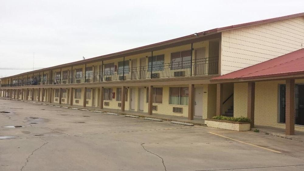 Express Inn - Bay City — hotel in Bay City