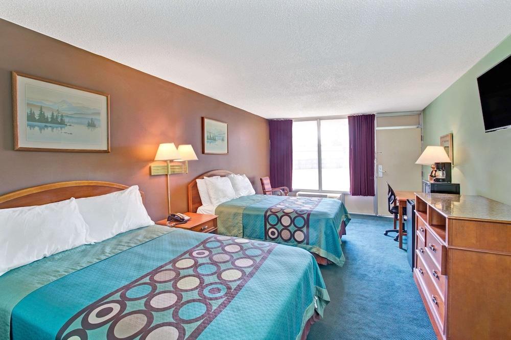 Super 8 by Wyndham Gaffney photo 2
