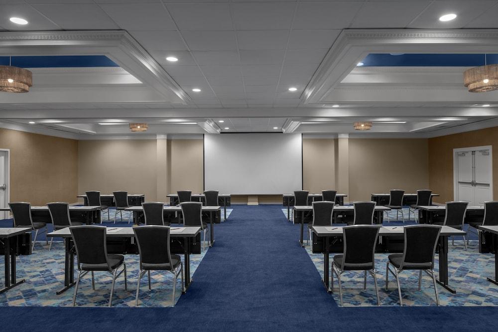 Hotel Indigo Mount Pleasant by IHG photo 80