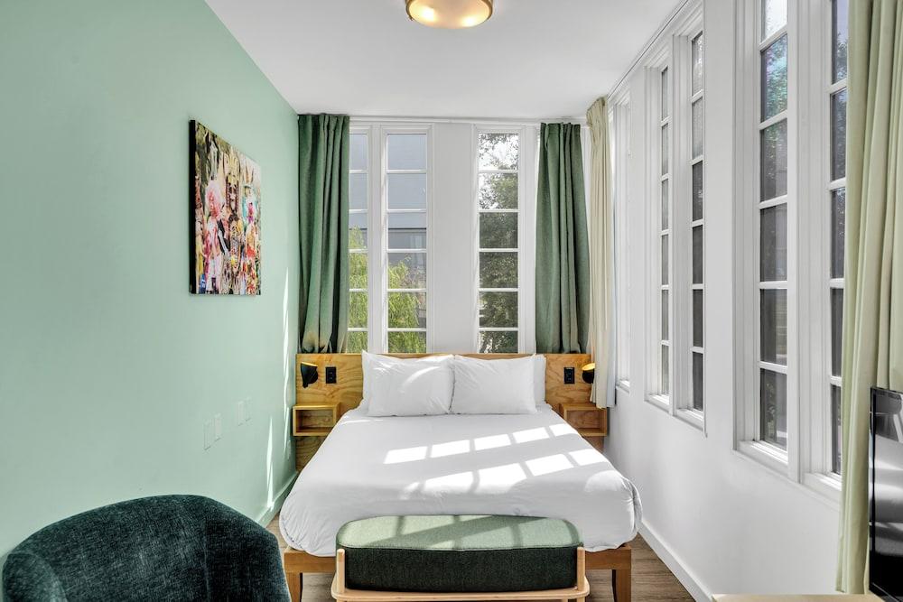 The Quisby Hotel photo 11