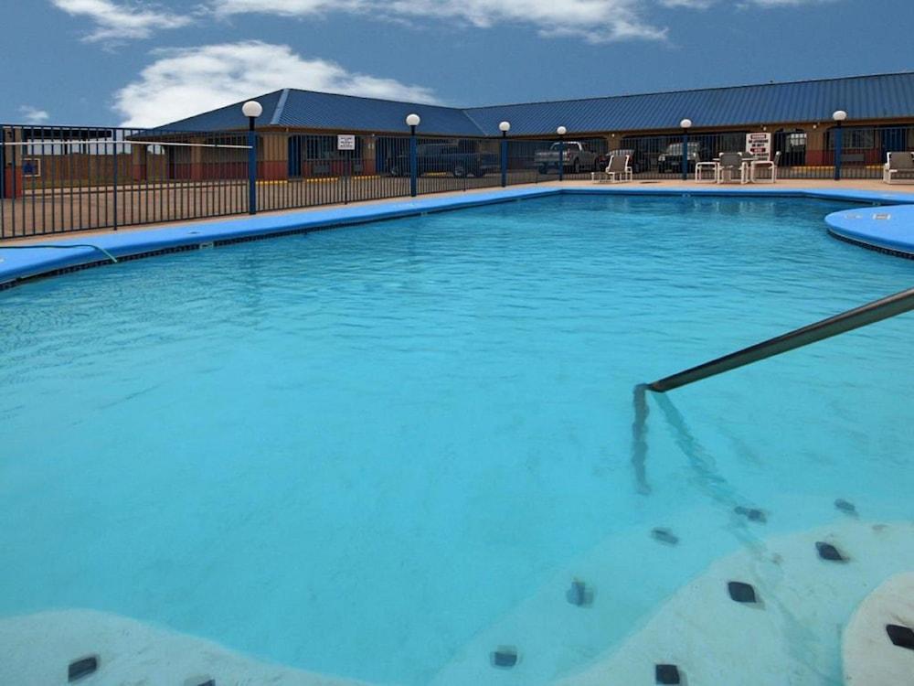 Americas Best Value Inn Sinton photo 6
