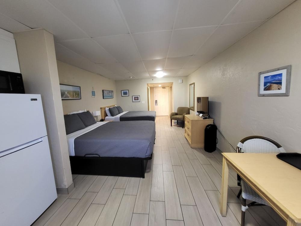 Beachside Hotel photo 5