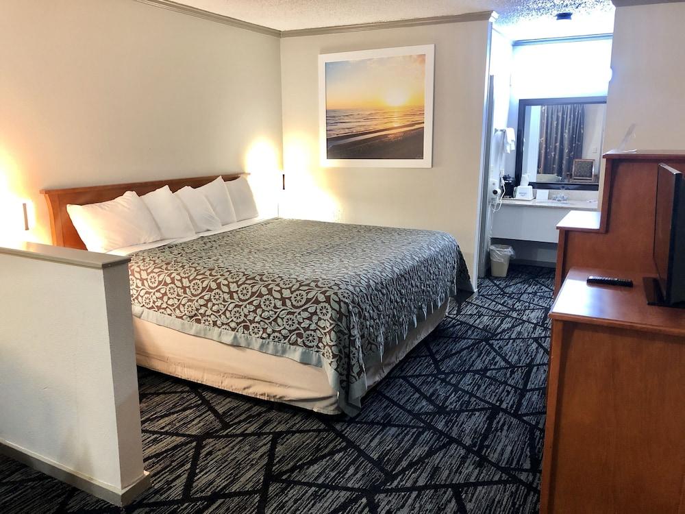 Days Inn by Wyndham Manning photo 11