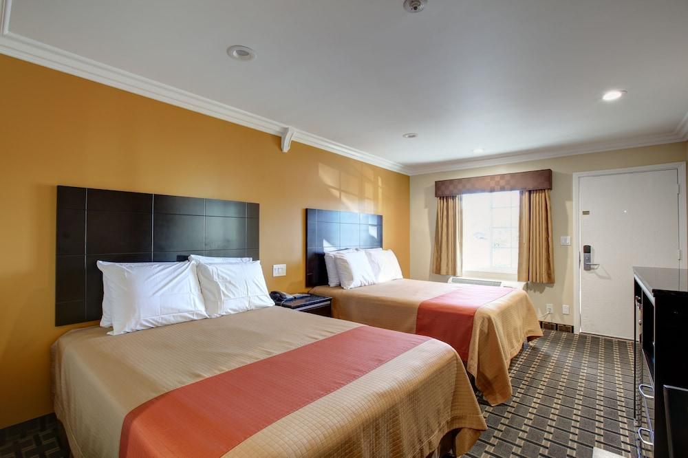 Ontario Inn & Suites photo 14