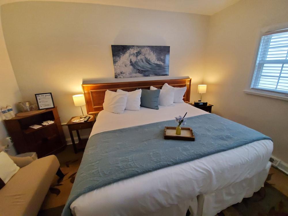 The Lakehouse Inn photo 80